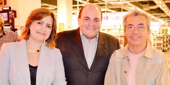 Marcos Botelho, Ger. Mkt Ribeirão Shopping com sua mulher Lilian e o tio  Alécio da Rosa Botelho